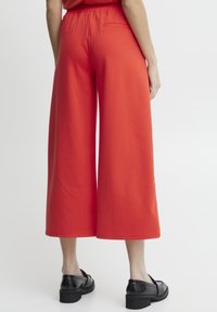 ICHI KATE SUS WIDE - Pantalon classique - poppy red