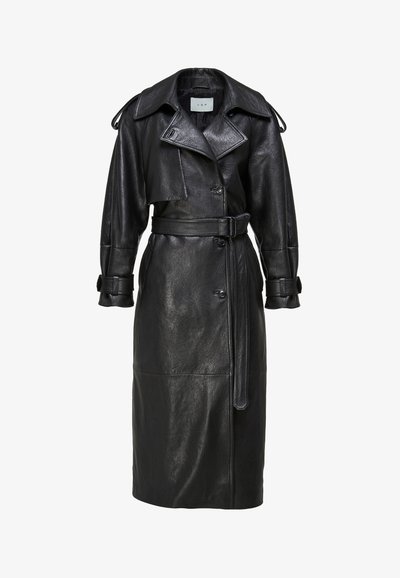 Zwarte leren trenchcoat met brede revers, tailleband, knoopsluiting aan de voorkant, lange mouwen met riemmanchetten en schouderepauletten.