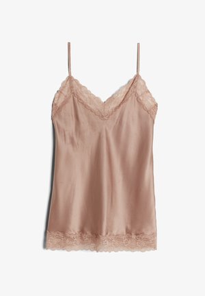 Satin camisole in een zachte nude kleur, met kantafwerking op de halslijn en zoom, verstelbare dunne bandjes en een gladde textuur.