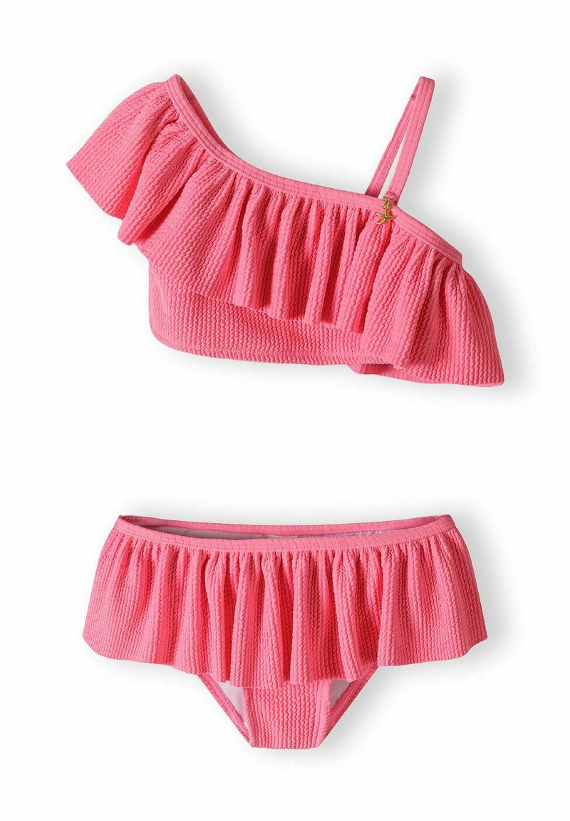 Completo bikini rosa a due pezzi con top a spalla unica caratterizzato da volant e tessuto testurizzato, abbinato a un pantaloncino con volant.