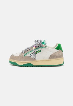 ARIZONA LOVE Trainers - green