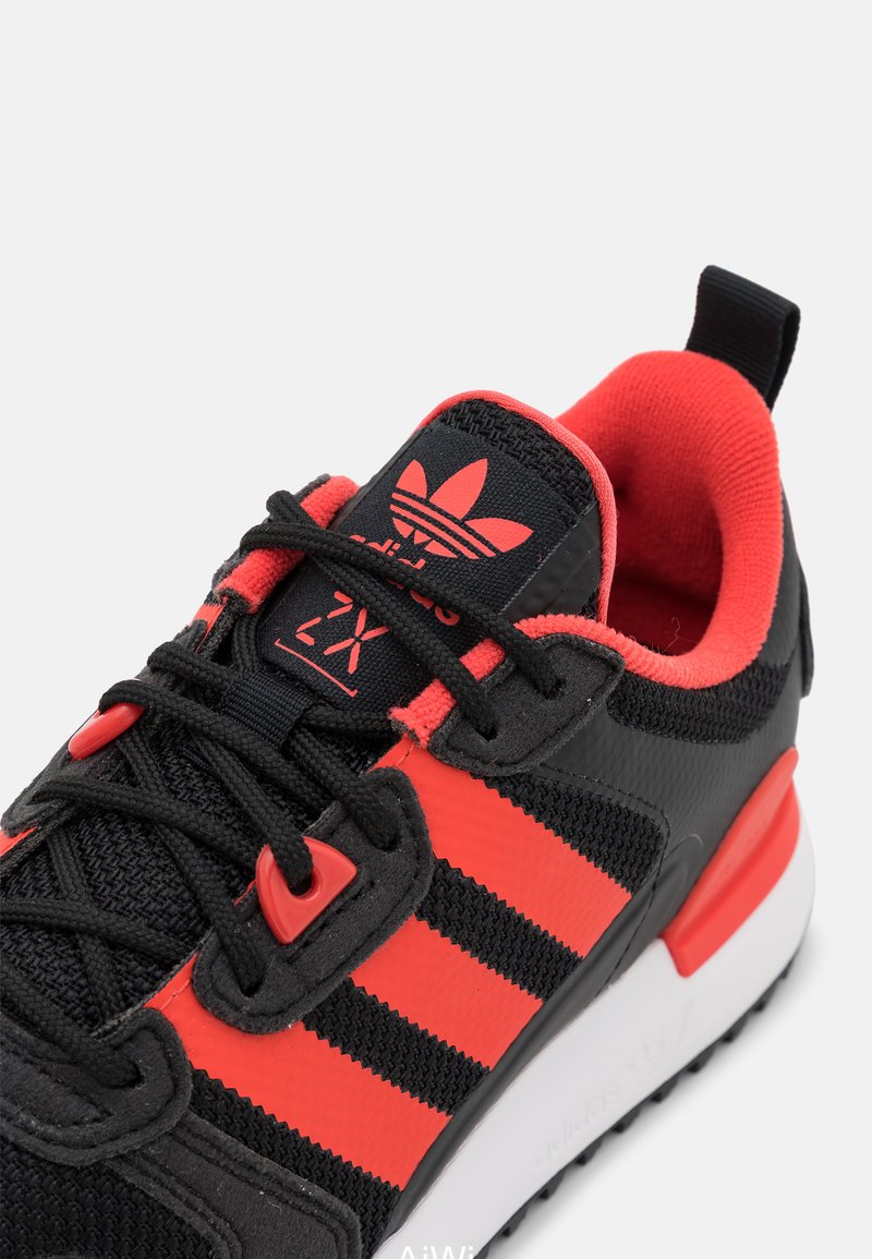 adidas gazelle silver green womens Adidas Original ZX 700 Mens