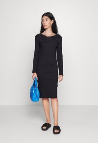 Vero Moda Petite VMLAVENDER  - Vestido de dia - black
