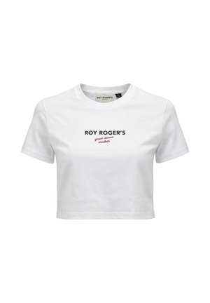 T-shirt bianca corta con maniche corte e scollo rotondo, con la scritta "ROY ROGER'S great denim maker" stampata in nero e rosso sul petto.
