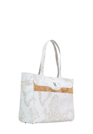 Borsa tote bianca con stampa della mappa mondiale, caratterizzata da una striscia orizzontale color beige e doppi manici a spalla.