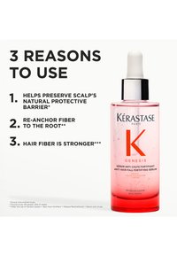 Kérastase Genesis anti-hårtapserum i en gjennomsiktig rosa flaske med dråpeteller. Har rund bunn og hvit kork. Volum på 90 ml.