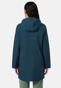 Blauwe waterdichte jas met een capuchon, lange mouwen, rechte snit en een gladde textuur. Heeft minimale accenten en geen zichtbare hardware.