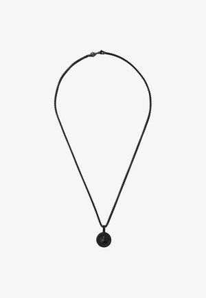 Fekete gyöngyös nyaklánc, kör alakú medállal, rajta oroszlán dizájnnal. A lánc bonyolult szövésű, matt felülettel.