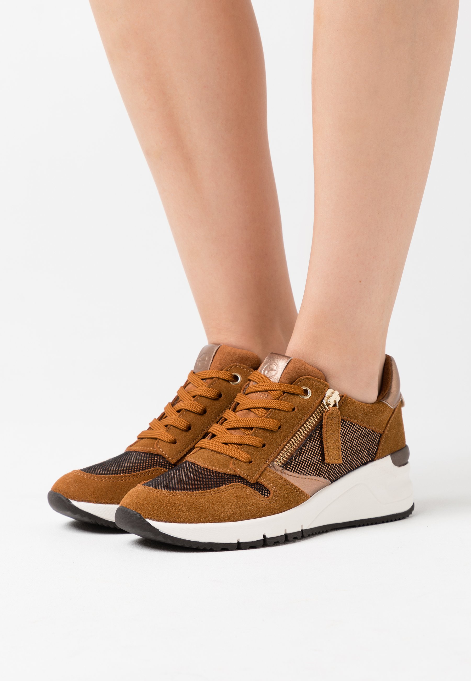 baskets basses homme tamaris