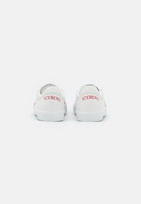 Iceberg Matalavartiset tennarit - white