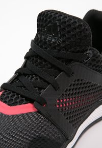 adidas Performance Scarpe da corsa su strada - black