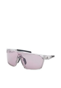 Occhiali da sole trasparenti con design angolare, lenti rosa e bracci laterali neri con texture. Materiale plastico leggero.