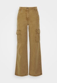 Pantalon cargo couleur fauve en coton doux, avec une jambe large, deux poches latérales et une fermeture à bouton à la taille. Texture lisse et design durable.