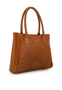 Sac à main en cuir marron avec un motif en relief en forme de rayon de soleil à l'avant, deux poignées et une forme rectangulaire. Design minimaliste, sans quincaillerie visible.