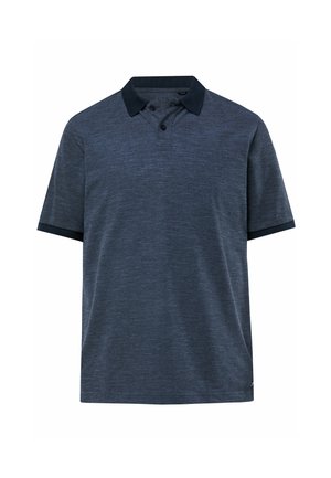 Granatowa koszulka polo z krótkim rękawem, wykonana z teksturowanej tkaniny, z jednolitym granatowym kołnierzykiem. Posiada trzy guziki przy dekolcie.
