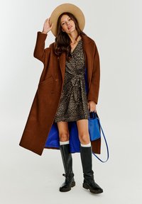 NAOKO MULTIWAY MINI LEOPARD  - Denní šaty - brown