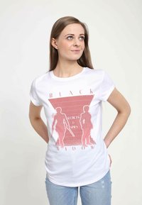 Henry Tiger BLACK WIDOW SPY SECRETS - T-shirt z nadrukiem