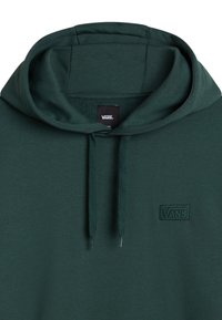 Felpa con cappuccio verde scuro realizzata in morbido tessuto, con una tasca a marsupio frontale, cordini e un piccolo logo Vans ricamato sul petto.
