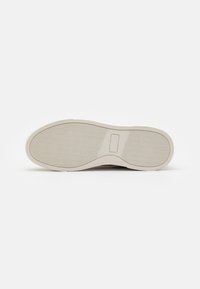 Pier One Sneakersy niskie