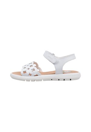 Sandalia blanca para niños con suela acolchada, tira frontal tejida y correa ajustable en el tobillo con cierre de velcro.