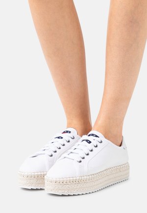 LACE UP - Casual lace-ups - white