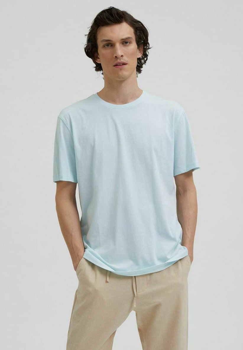 t shirt pastel