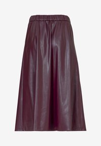 Gonna midi in finta pelle bordeaux scuro con cintura elastica e silhouette a trapezio su uno sfondo bianco.