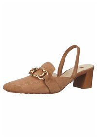 Beżowy zamszowy but na obcasie typu slingback z noskiem w szpic, złotym łańcuszkiem i słupkowym obcasem. Z ozdobnymi przeszyciami i wyściełaną wkładką.