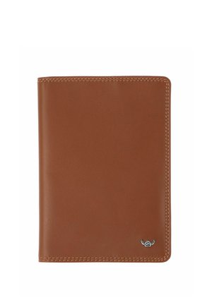 Portefeuille en cuir marron avec coutures visibles et un petit emblème argenté dans le coin inférieur droit sur fond blanc.