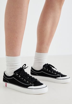 Baskets basses - regular black