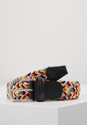 Ceinture en tissu tressé avec des brins multicolores, embout et boucle en cuir noir, et une boucle métallique rectangulaire argentée.
