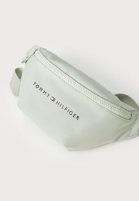 Tommy Hilfiger ESSENTIAL BUMBAG UNISEX - Gürteltasche - misty sage