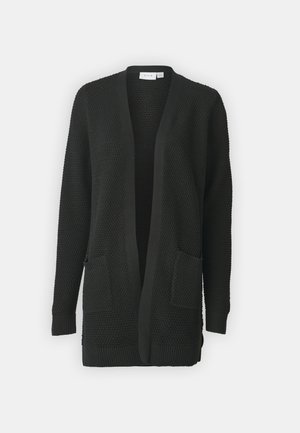Sort strikket cardigan med åben front, ribbede mansjetter og kant, samt to frontlommer. Struktureret mønster over det hele.