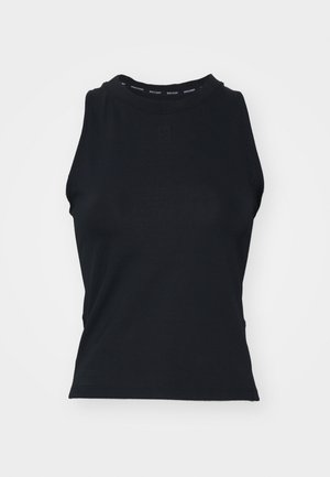 Crna bezrukavna majica s visokim izrezom. Izrađena od glatkog, rastezljivog materijala s logotipom otisnutim na ovratniku. Minimalistički dizajn.