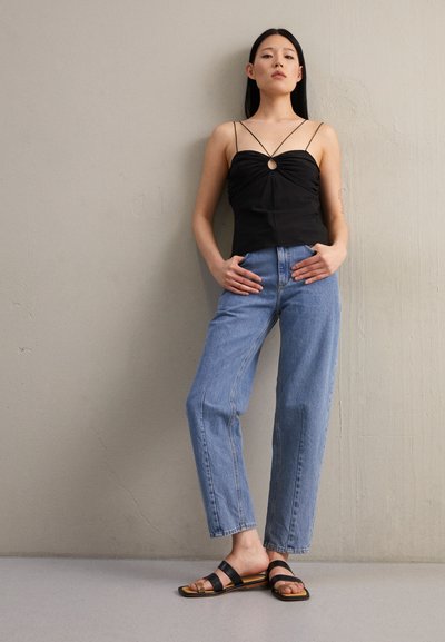 DESIGNERS REMIX EXCLUSIVE VALERIE CAMI - Top - black