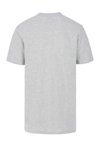 Šedé bavlněné tričko, krátké rukávy, kulatý výstřih, jednobarevný design, měkká textura, volný střih, bez potisků nebo vzorů.