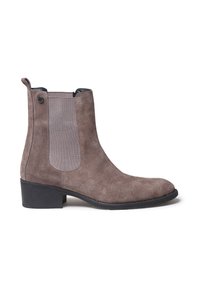 Botines de ante marrón con paneles laterales elásticos, una pestaña de bucle y un tacón bajo en bloque con suela negra. Textura suave en general.