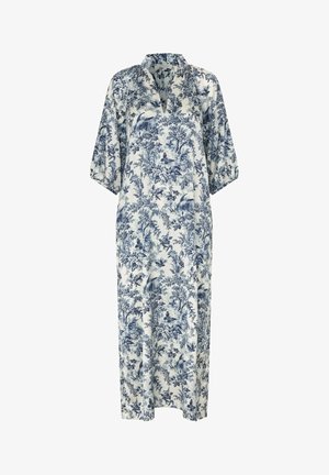 Laisva čiurnos ilgio suknelė su 3/4 rankovėmis, V formos iškirpte ir mėlynu gėlių bei paukščių raštu ant balto audinio.