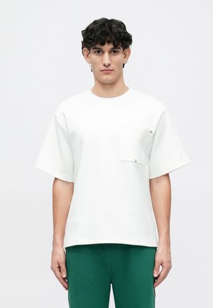 Essential Collective POCKET STUD - T-shirt basic - white