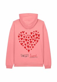 Felpa rosa con un grande design a forma di cuore composto da cuori rossi e la scritta "SWEET heart" in nero, con una texture morbida e una vestibilità comoda.