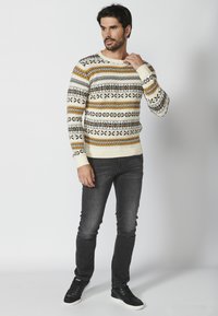 Koroshi Sweter