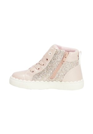 Rosa High-Top-Sneaker mit Glitzerakzenten, Schnürung vorne, seitlichem Reißverschluss, weißer Gummisohle und gewellten Kanten. Strukturiertes Obermaterial für zusätzlichen Detail.