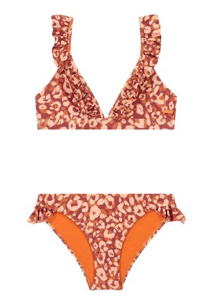 Leopárdmintás bikini szett, fodros háromszög top részlettel, narancssárga aljjal, és illeszkedő fodros oldalsó díszítéssel a bikini alsó részén.