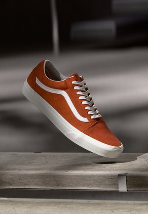 OLD SKOOL UNISEX - Sneakersy niskie