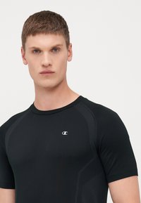 Champion TECHNICAL SEAMLESS CREWNECK - T-skjorte til trening - black