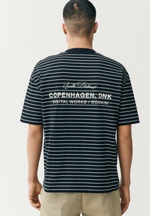 REGULAR FIT - STRIPE HEAVYWEIGHT  - Majica kratkih rukava s printom - black graphic print