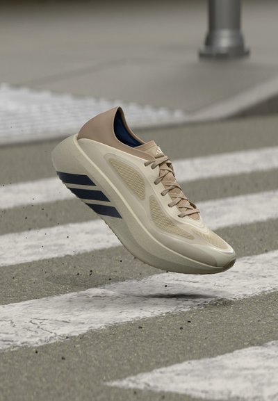adidas Performance HYPERBOOST RUN