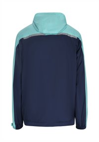 Marineblå og mintfarvet vindjakke med hætte, der har et farveblokeret design, elastiske manchetter og en reflekterende stribe på ryggen.