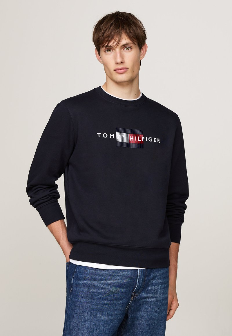 Tommy Hilfiger FLAG EMBRO - Sweatshirt - desert sky
