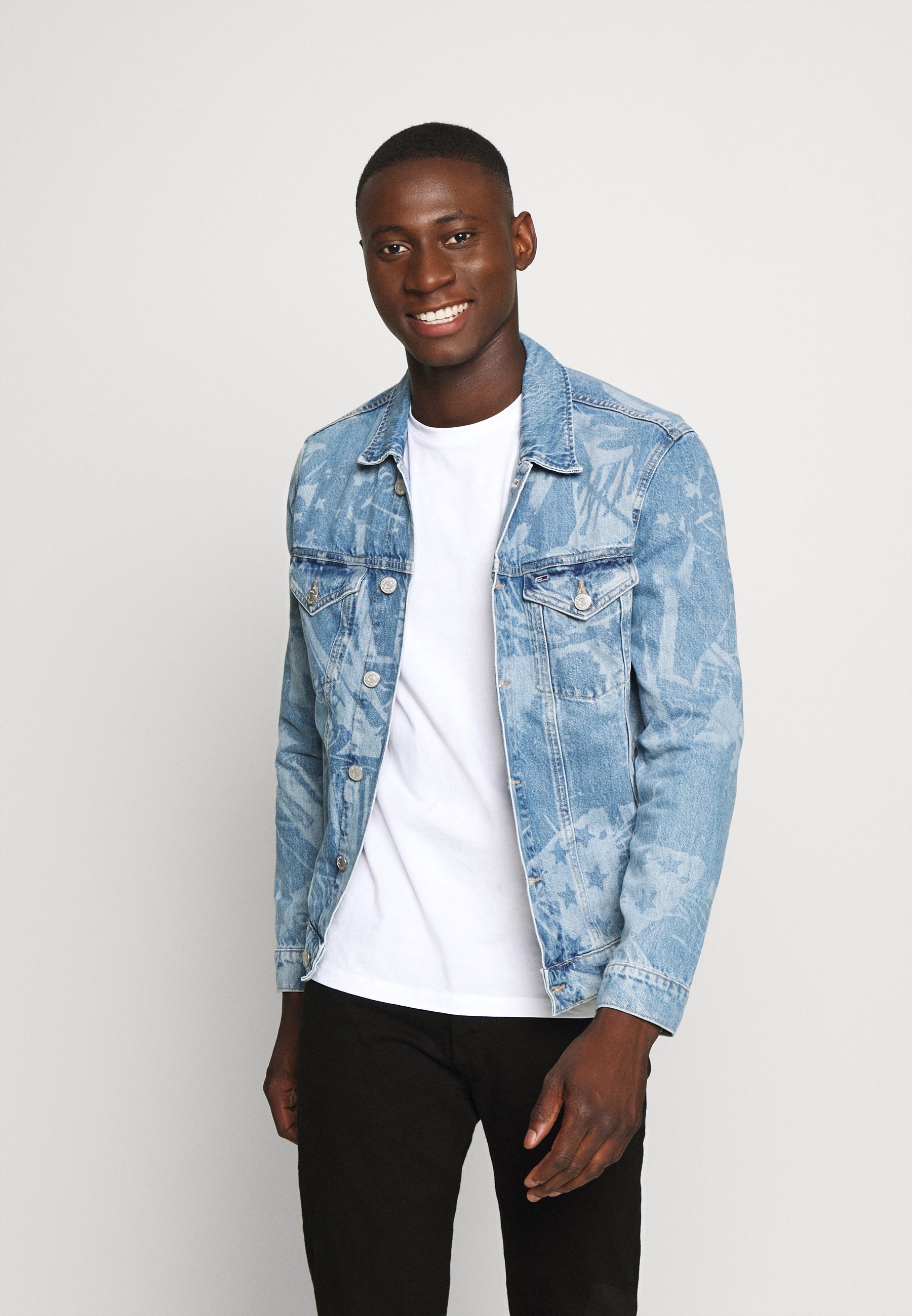 dark jeans light denim jacket